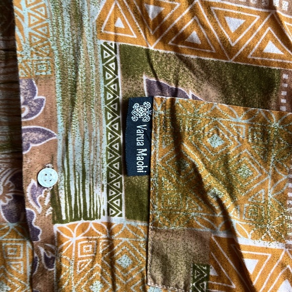 Varua Machi Hawaiian button Down Shirt - Size Large - Picture 9 of 10